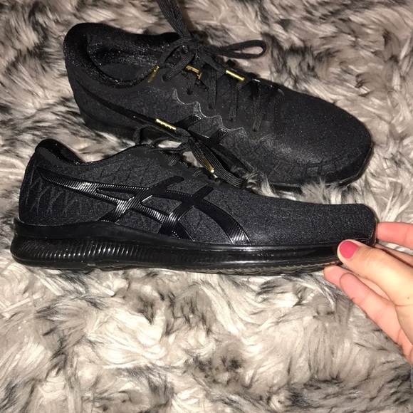 Asics running shoes - Picture 3 of 3